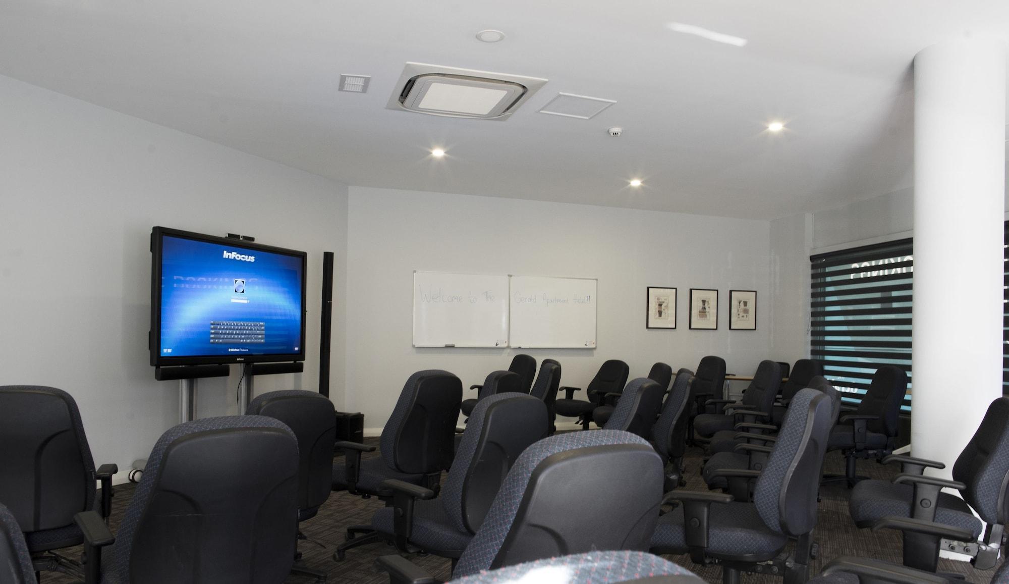 גרלדטון The Gerald Apartment Hotel מראה חיצוני תמונה